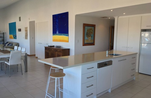 Hayborough House | Pet-Friendly Breezes@Hayborough with Oceanfront Views