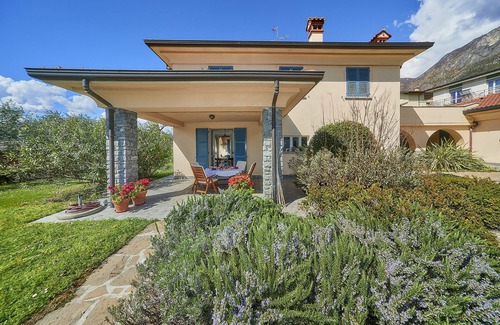 Lierna Villa | Pet-Friendly Breezeway Home in Lierna - Rated 10/10