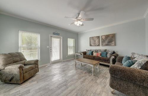 Corpus Christi House | Discover Breezeways: Pet-Friendly Haven with Pool Access