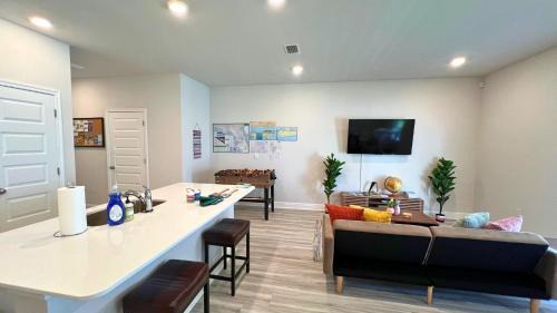 Gulf Breeze House | Pet-Friendly Breezy Base: Guest Rated 10/10 Stay