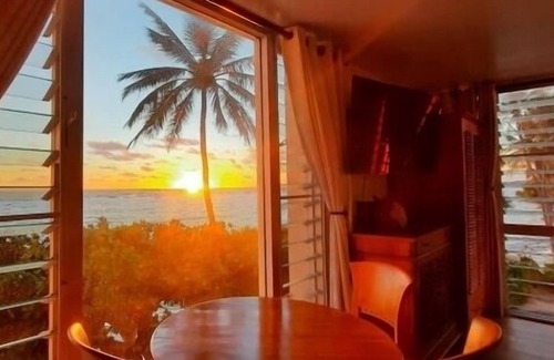 Punaluu Condo | Seaside Escape with 180-Degree Ocean Views and Pool