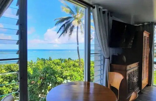 Punaluu Condo | Seaside Escape with 180-Degree Ocean Views and Pool