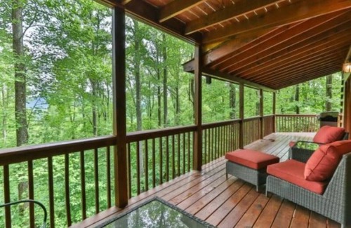 Walnut Mountain Cabin | Breezy Bear