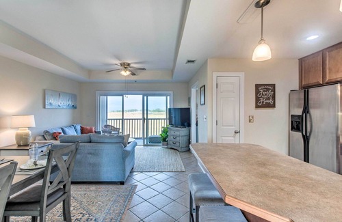 Darien Condo | Relaxing Darien Condo with Scenic Marsh Views & Pool