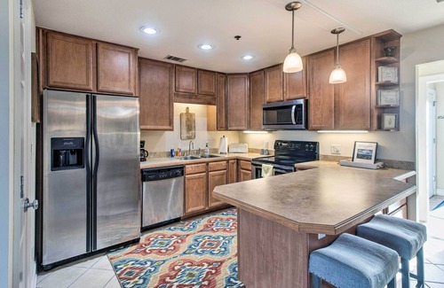Darien Condo | Relaxing Darien Condo with Scenic Marsh Views & Pool