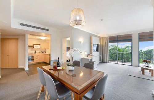 Darwin City Centre Apartment | Tranquil Harbourfront Resort with Tropical Pool Getaway