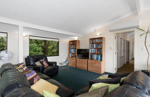 Opua House | Relax at Breezy on Broadview - Family & Pet Friendly Stay