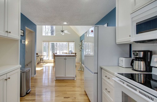Breezy Point Cottage | Relaxing Breezy Point Vacation Rental with Golf Course Views