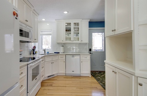 Breezy Point Cottage | Relaxing Breezy Point Vacation Rental with Golf Course Views