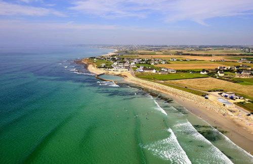 Pouldreuzic Hotel | Pet-Friendly Breiz Armor with Pool and Oceanfront Views