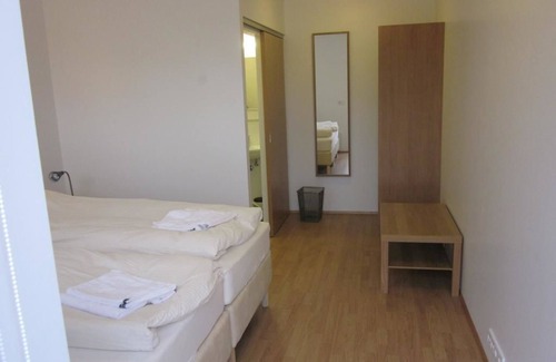 Stafafell House | Idyllic Brekka í Lóní Farm Stay with Breakfast & Family-Friendly Amenities