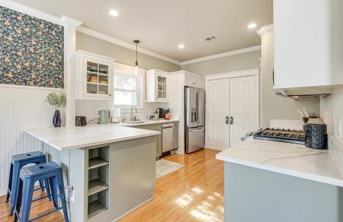 Brenham House | Cozy Brenham Retreat with Deck, Near Downtown Attractions