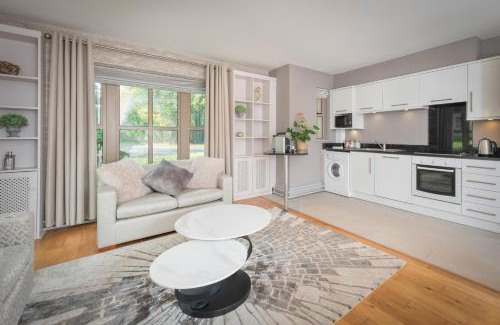 Castletroy House | Comfortable Brennan Court Guest Accommodation with Pool Access