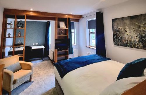 Castletroy House | Comfortable Brennan Court Guest Accommodation with Pool Access