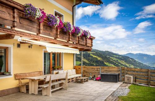 Muehlbach Am Hochkoenig Apartment | Family-Friendly Brennergut Ferienwohnung on a Working Farm