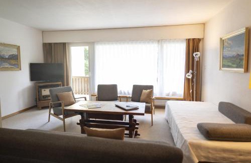 Engadin Scoul Apartment | Brentschpark Wohnung 72: Family-Friendly Retreat with Pool