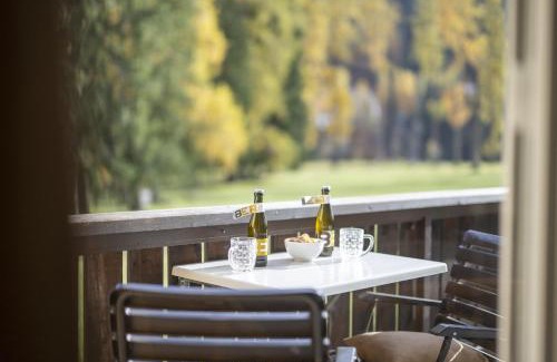 Engadin Scoul Apartment | Brentschpark Wohnung 72: Family-Friendly Retreat with Pool