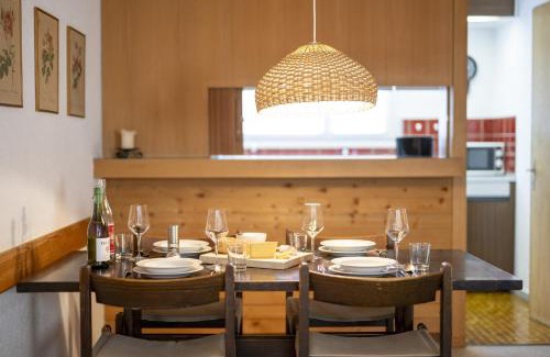 Engadin Scoul Apartment | Brentschpark Wohnung 72: Family-Friendly Retreat with Pool