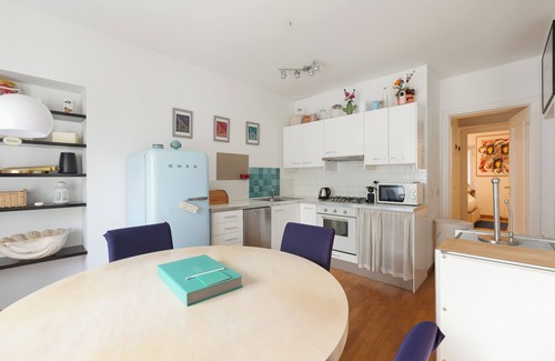 San Marco Apartment | Inviting Brera Apartments in San Marco with Breakfast & Kitchen