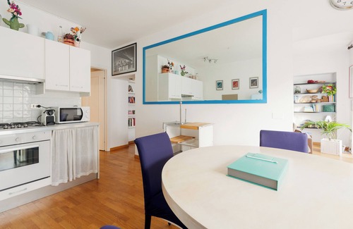 San Marco Apartment | Inviting Brera Apartments in San Marco with Breakfast & Kitchen