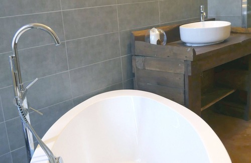 Bressana Bottarone Bed & Breakfast | Discover Bresbot: Top-Rated Resort with Pool & Dining