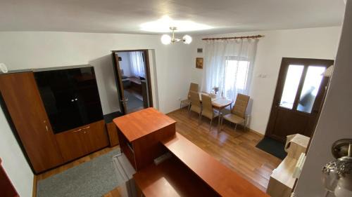 Bistrita Apartment | Family-Friendly Retreat at Bretsara: Rated 9.4/10 by Guests