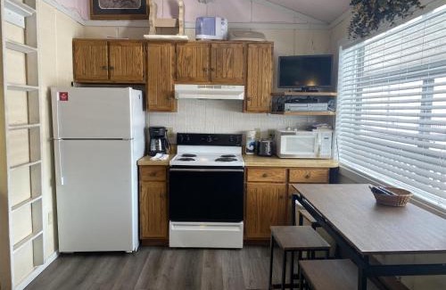 Glenwood Springs Apartment | Cozy Brettelberg Slopeside Condos with Hot Tub Access