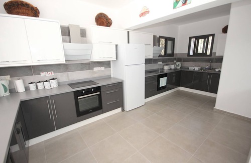 Kyrenia Villa | Spacious Bretts Landing Villa with Pool & Spa for 28 Guests