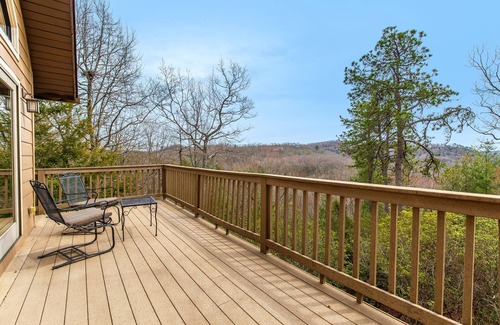 Brevard Cabin | Perfect Mountain Retreat in Brevard: Pool, Spa & Hiking