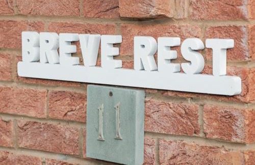 Rhyd-y-foel House | Relax at Breve Rest - 4-Star Child-Friendly Retreat