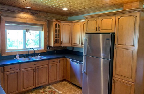 Moran Cabin | Pet-Friendly Brevort Log Cabin in Michigan's UP - Rated 9.8
