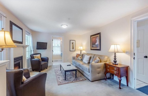 West Brewster Bed & Breakfast | Indulge at Brewster by the Sea Inn: 4-Star Rated Retreat