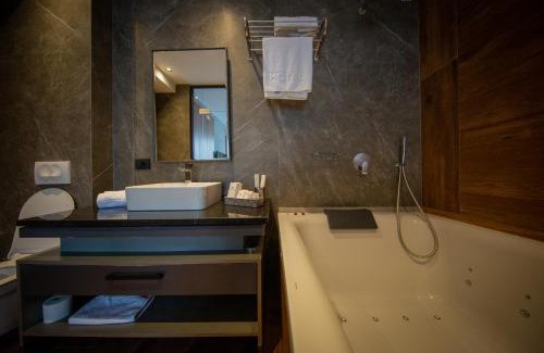 Brezovice Hotel | Indulgent Brezovica Hotel & SPA with Oceanfront Amenities