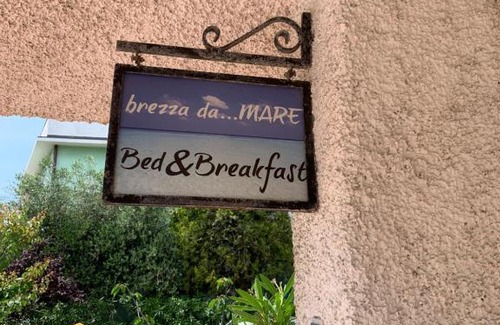 Montemarciano House | Pet-Friendly Brezza Affittacamere with Breakfast Included