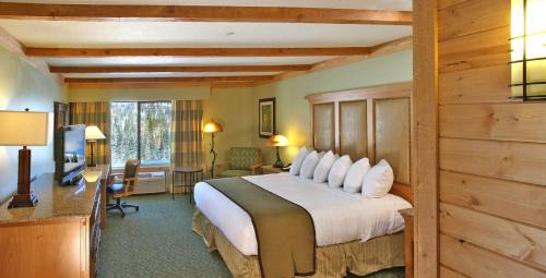 Brian Head Hotel | Experience Comfort at Brian Head Lodge with Stunning Views