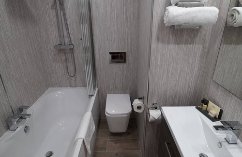 Ainley Top Hotel | Welcome to Briar Court Hotel: Family-Friendly with Dining
