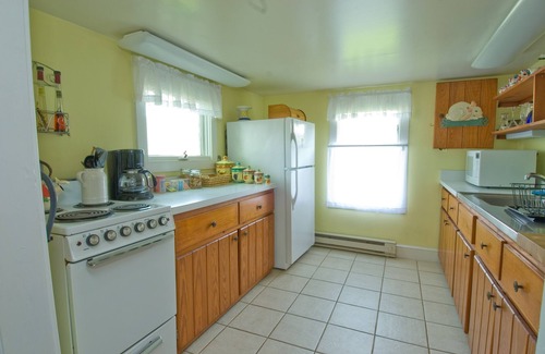 Middleburg House | Relax at Briar Patch Bed & Breakfast Inn with Spa & Pool