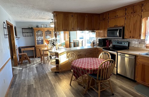 West Wytheville House | Perfect Getaway at Brick Farmhouse - Kid-Friendly & Cozy
