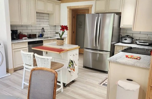 Mountville House | Peaceful Escape at Brick House - 10/10 Guest Rated Stay