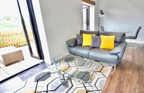 Dilham House | Discover Brick Kiln Barns: Pet-Friendly Retreat with Hot Tub