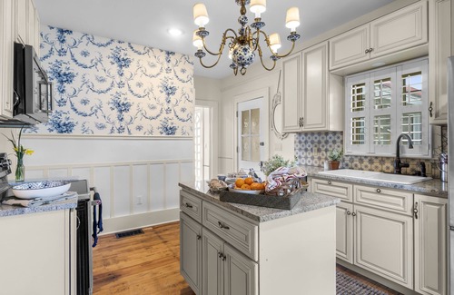 Cape Girardeau House | Elegant 1920's Dutch Colonial Revival in Downtown Cape Girardeau