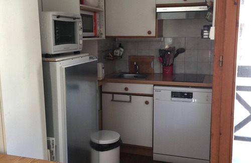 Brides-les-Bains Apartment | Bright Brides les Bains Studio with Pool & Private Parking