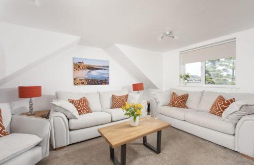 Goonhavern Apartment | Bridge Apartment: Family-Friendly Stay with High Guest Ratings