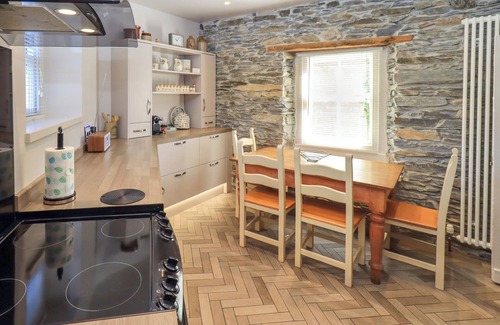 Haverthwaite Cottage | Bridge End Cottage: Pet-Friendly Retreat with Open Fire
