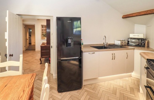 Haverthwaite Cottage | Bridge End Cottage: Pet-Friendly Retreat with Open Fire