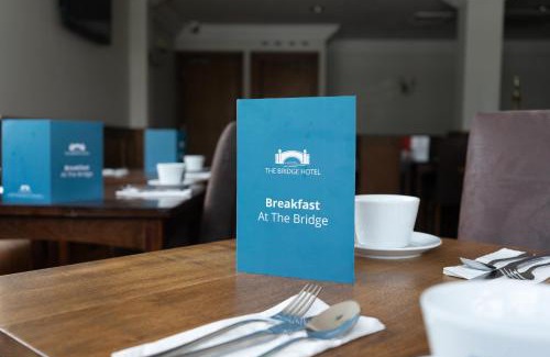 London Borough of Ealing Hotel | Bridge Hotel: Pet-Friendly Stay with Family Amenities