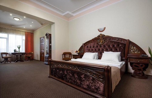 Krasnodar Hotel | Pet-Friendly Bridge Hotel with Breakfast and Great Reviews