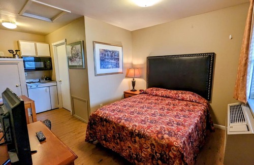 Cascade Locks Hotel | Bridge of The Gods Motel: Family-Friendly Cabins & RV Park