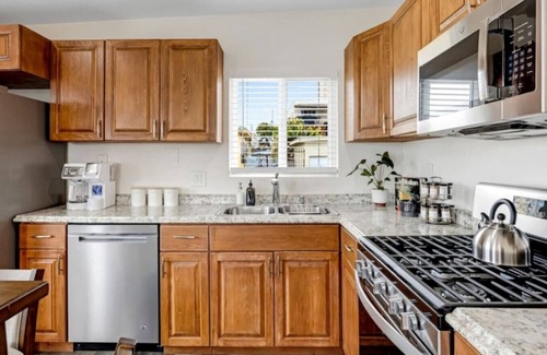 Grant Hill Villa | Bridge/Pool, Spa/Min to Downtown/Freeways/Beaches