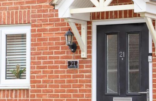 Willesborough House | Cozy Bridgefield House: Family & Pet-Friendly Retreat